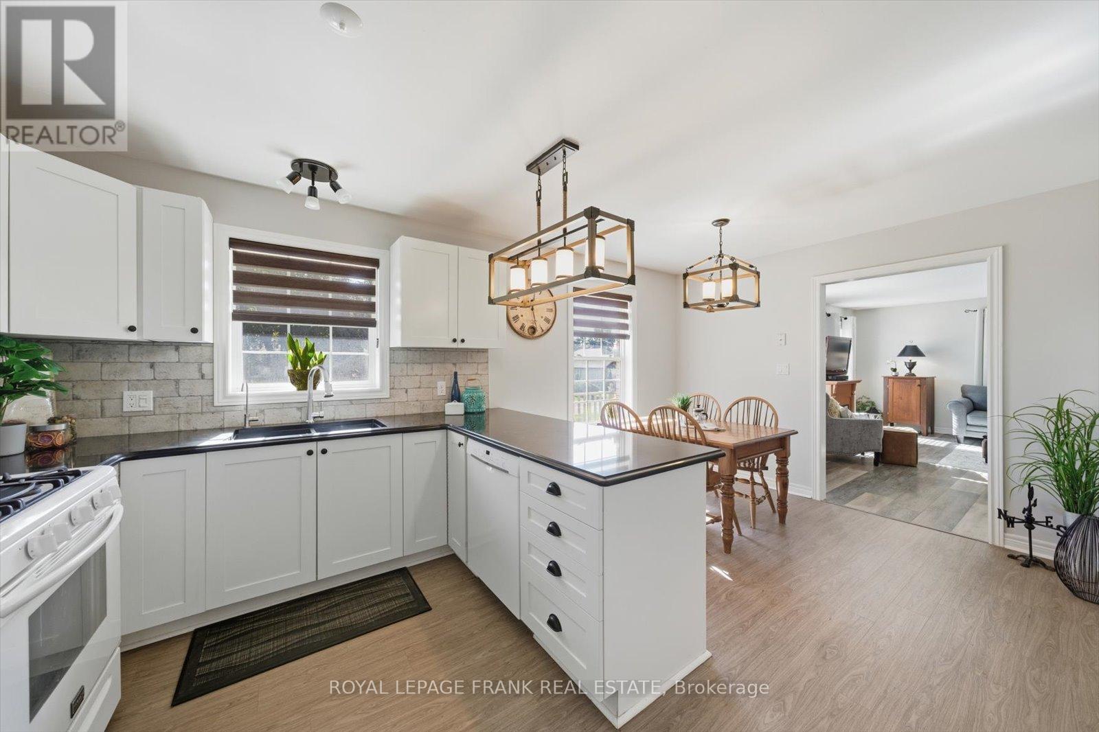 34 Riverview Road, Kawartha Lakes, Ontario  K9V 1B3 - Photo 14 - X12462703