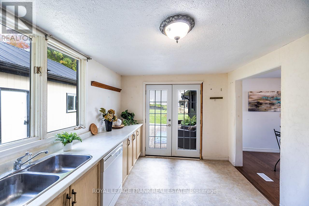 119 Oakdene Crescent, Kawartha Lakes, Ontario  K0M 2C0 - Photo 19 - X12462740