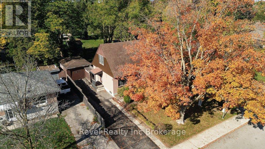 46 Aileen Drive, Woodstock, Ontario  N4S 4A1 - Photo 4 - X12462650