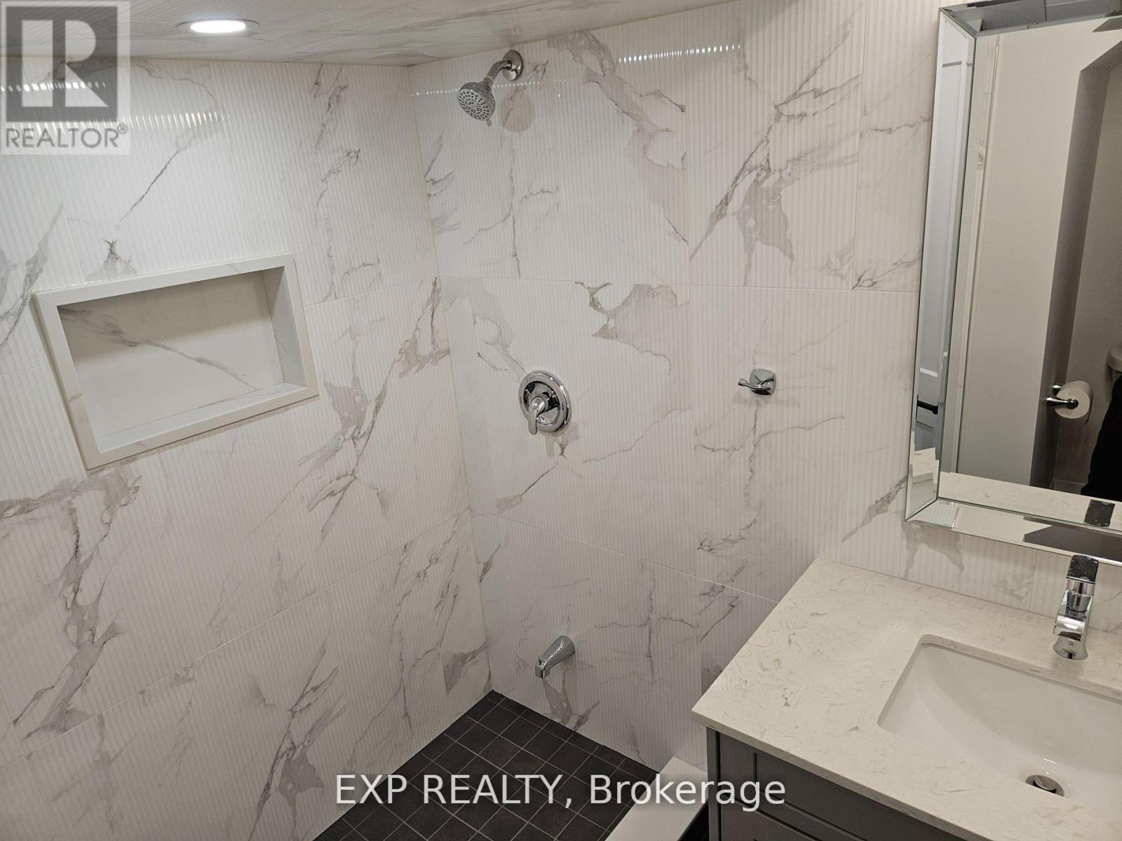 3331 Whilabout Terrace, Oakville, Ontario  L6L 0A8 - Photo 13 - W12462499
