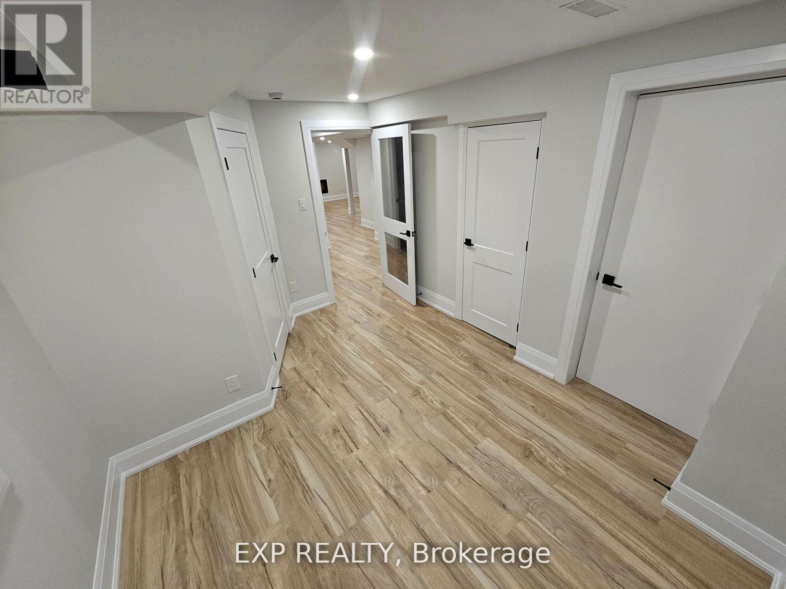 3331 Whilabout Terrace, Oakville, Ontario  L6L 0A8 - Photo 16 - W12462499