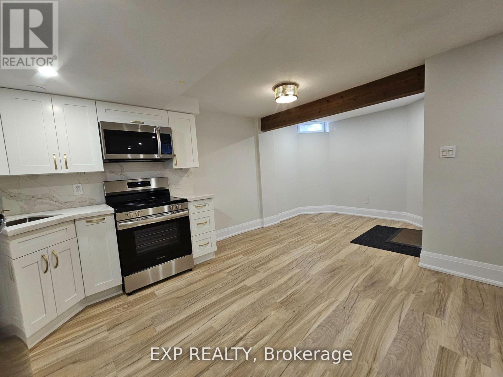3331 Whilabout Terrace, Oakville, Ontario  L6L 0A8 - Photo 4 - W12462499