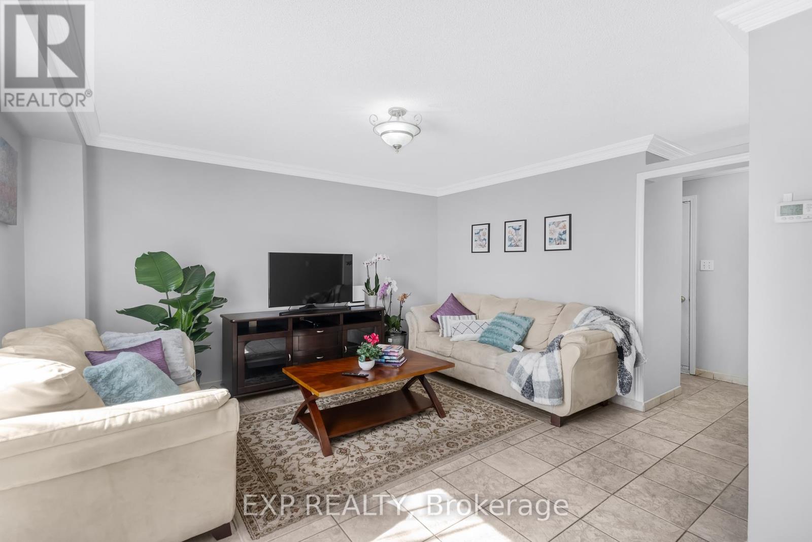 148 Taylorwood Avenue, Caledon, Ontario  L7E 1H8 - Photo 11 - W12462512