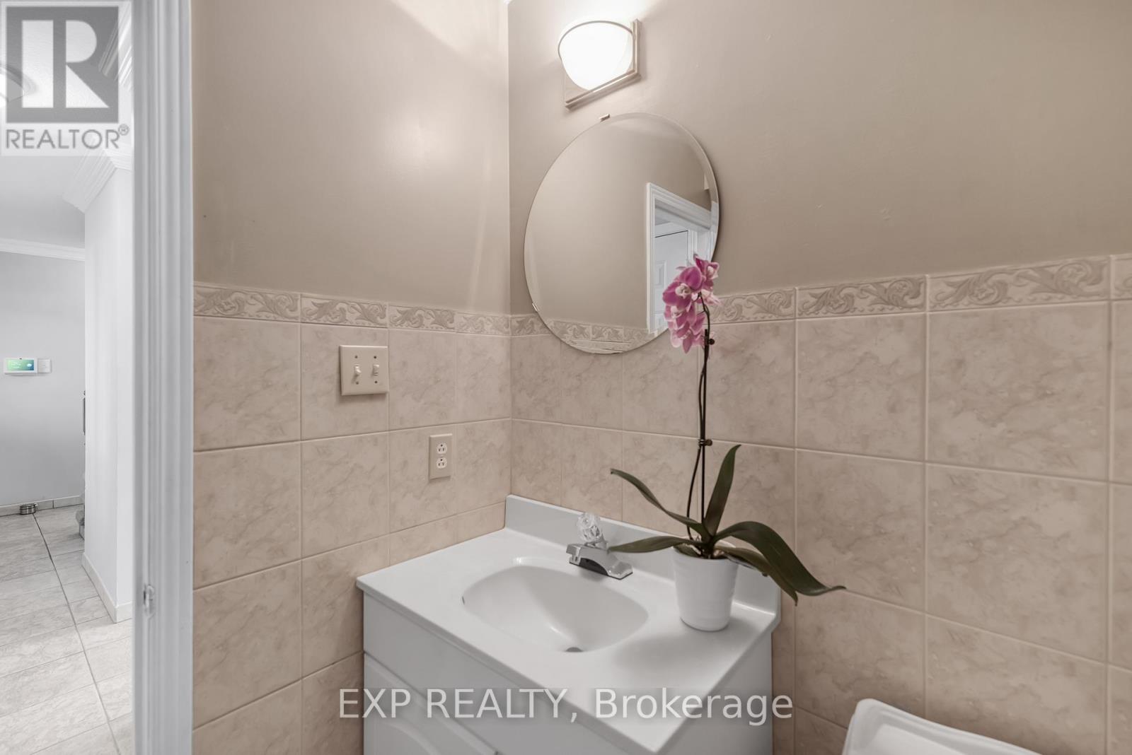 148 Taylorwood Avenue, Caledon, Ontario  L7E 1H8 - Photo 15 - W12462512