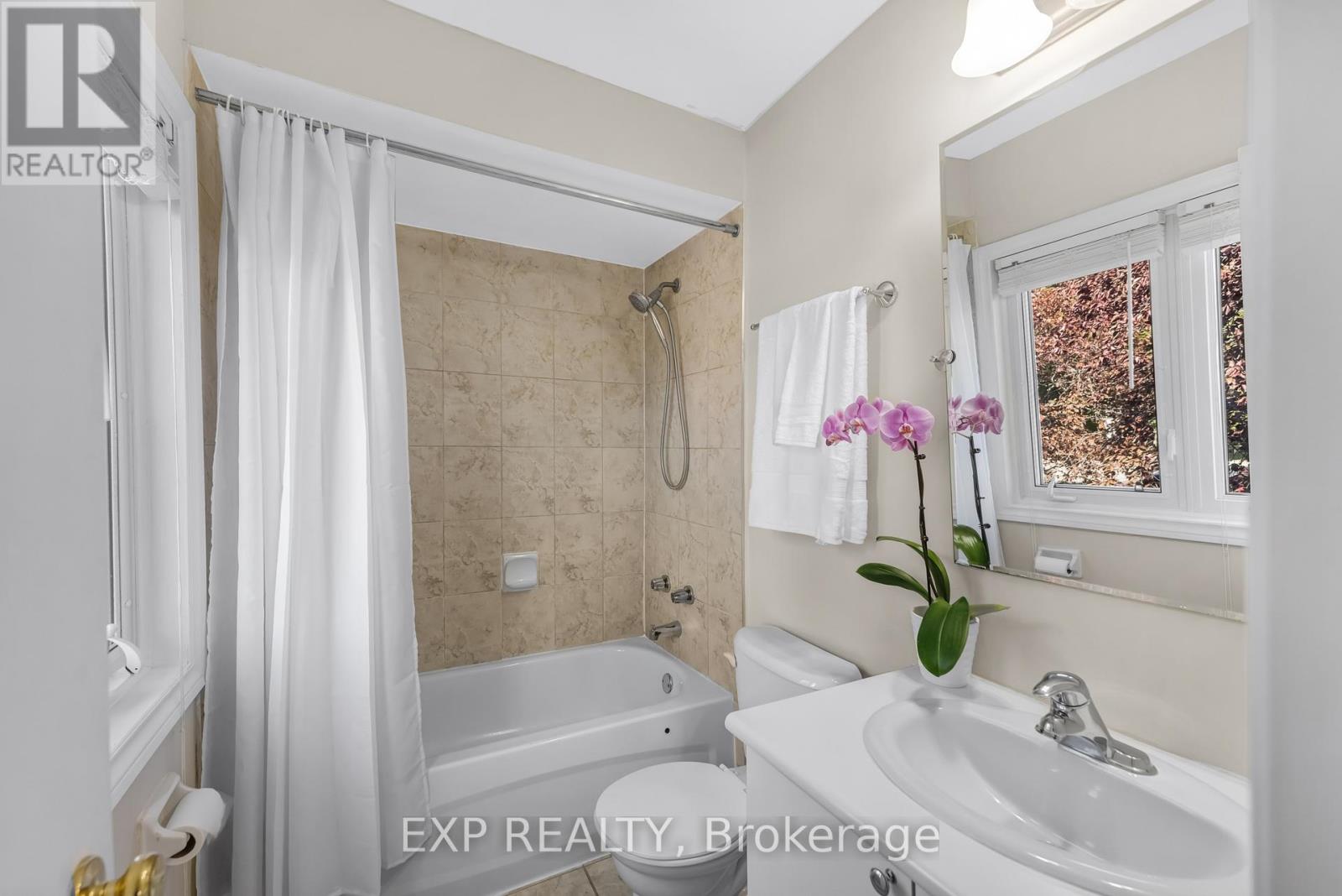 148 Taylorwood Avenue, Caledon, Ontario  L7E 1H8 - Photo 23 - W12462512