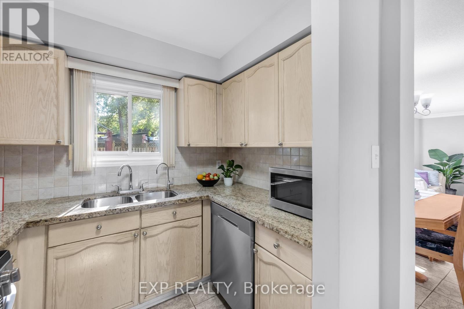 148 Taylorwood Avenue, Caledon, Ontario  L7E 1H8 - Photo 8 - W12462512