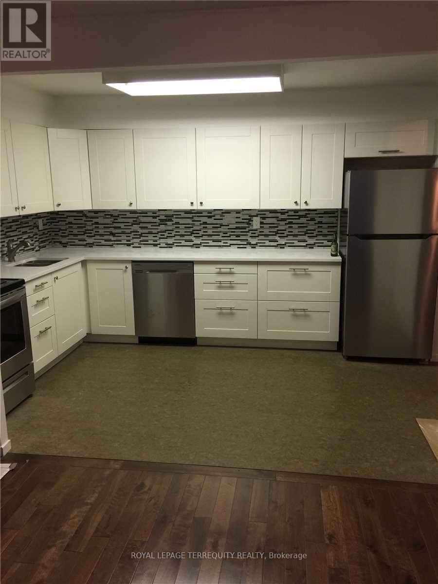 2 - 2879 LAKE SHORE BOULEVARD W, Toronto, Ontario