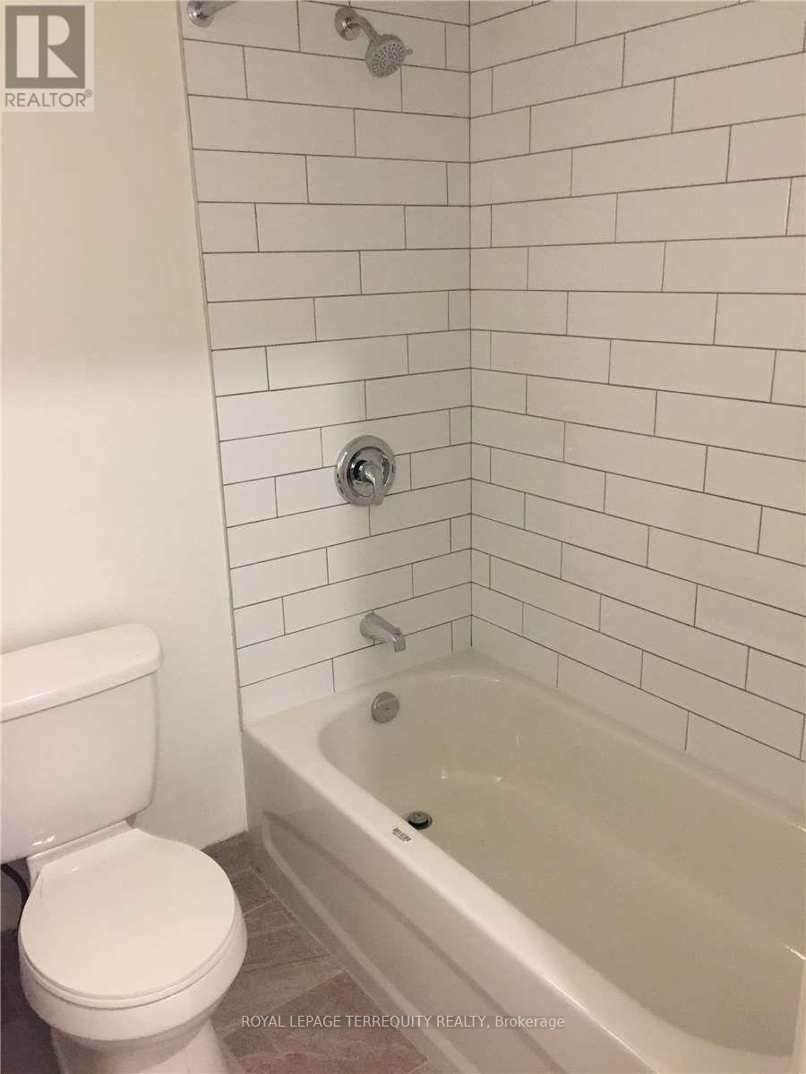2 - 2879 Lake Shore Boulevard W, Toronto, Ontario  M8V 1J1 - Photo 3 - W12462529