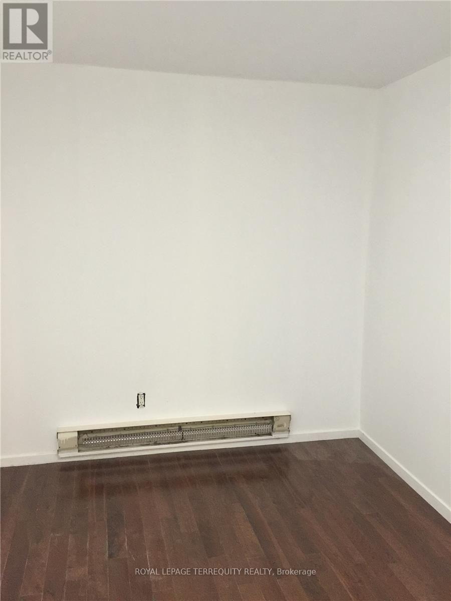 2 - 2879 Lake Shore Boulevard W, Toronto, Ontario  M8V 1J1 - Photo 4 - W12462529