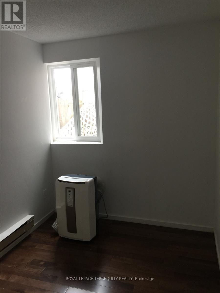 2 - 2879 Lake Shore Boulevard W, Toronto, Ontario  M8V 1J1 - Photo 6 - W12462529