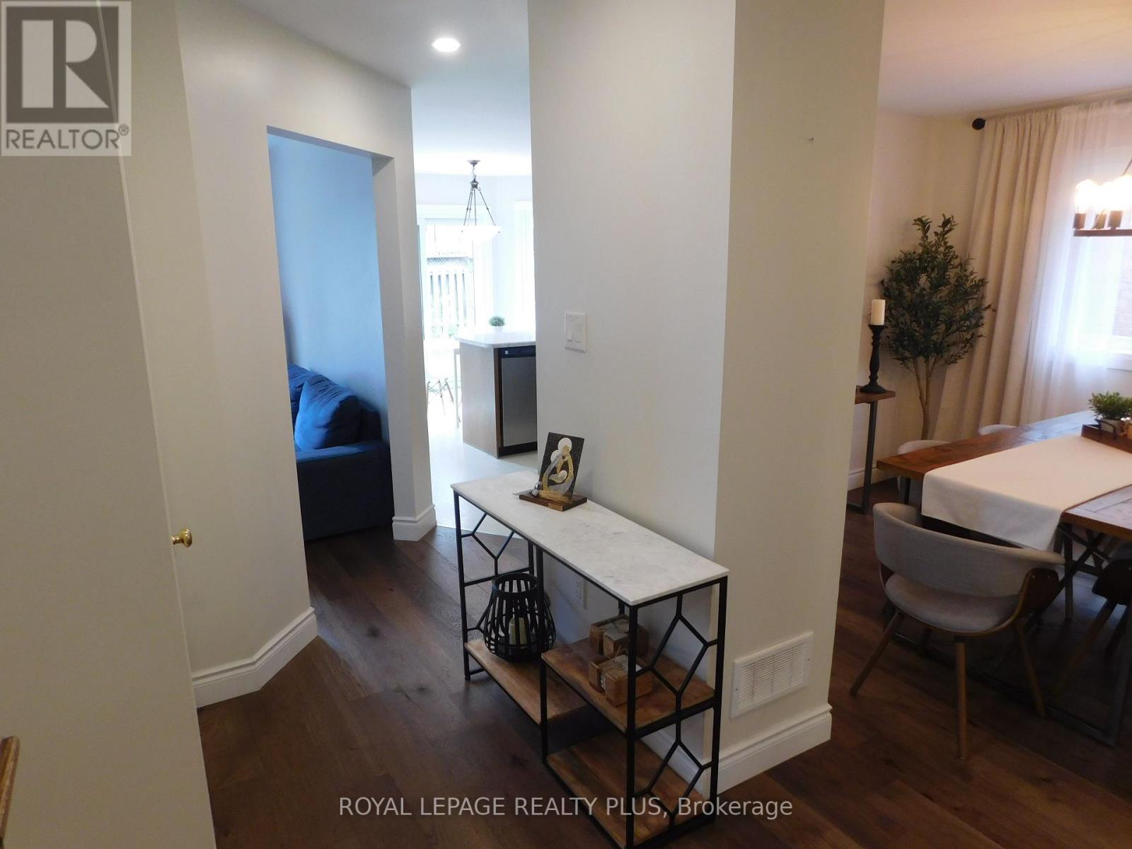 3424 Nutcracker Drive, Mississauga, Ontario  L5N 6E6 - Photo 7 - W12462531