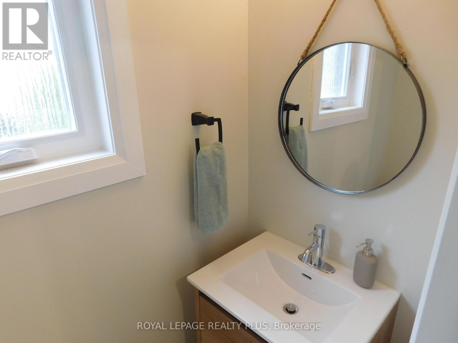 3424 Nutcracker Drive, Mississauga, Ontario  L5N 6E6 - Photo 9 - W12462531