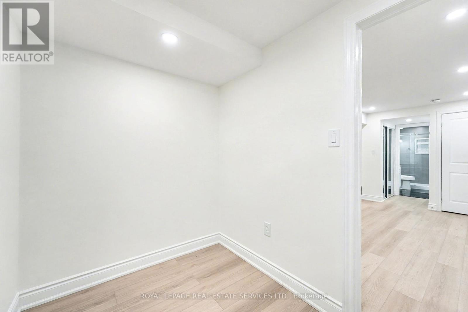 24 Pinedale Avenue, Caledon, Ontario  L7C 3Z5 - Photo 12 - W12462546