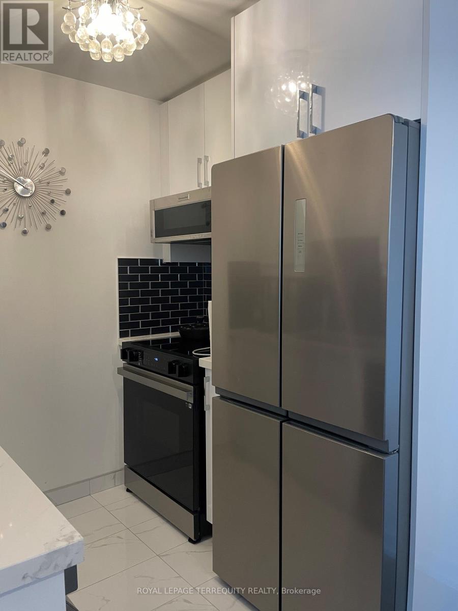 218 - 1135 Royal York Road, Toronto, Ontario  M9A 0C3 - Photo 8 - W12462552