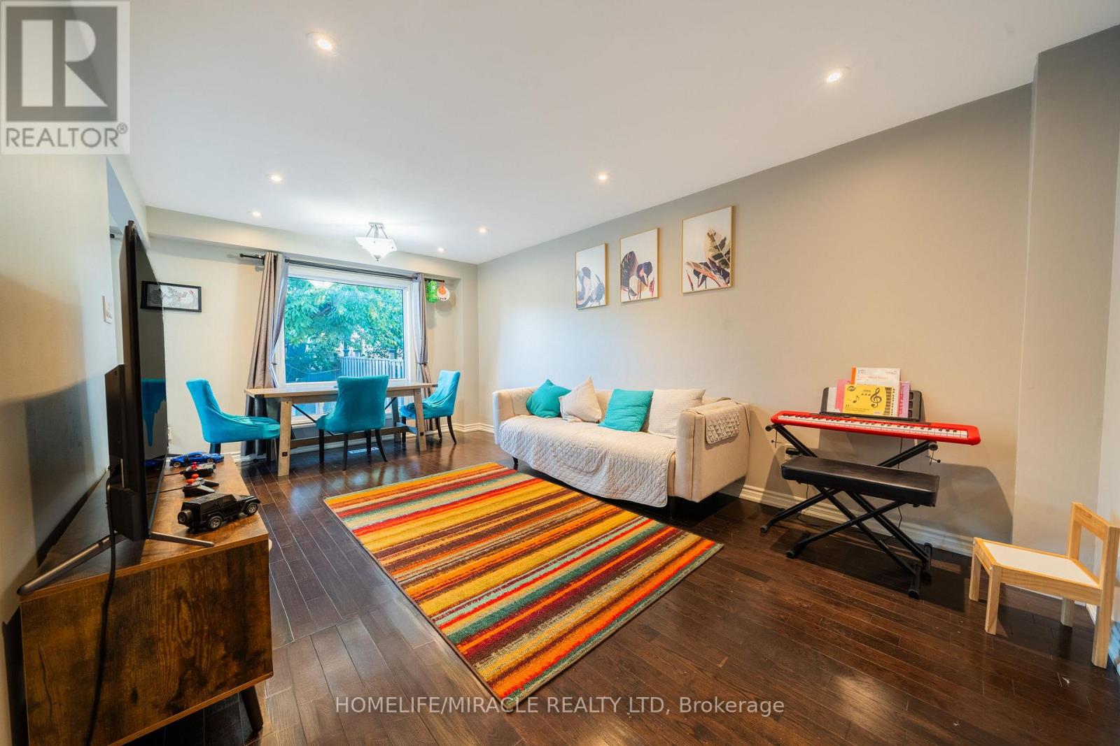 613 Galloway Crescent, Mississauga, Ontario  L5C 3R7 - Photo 15 - W12462554