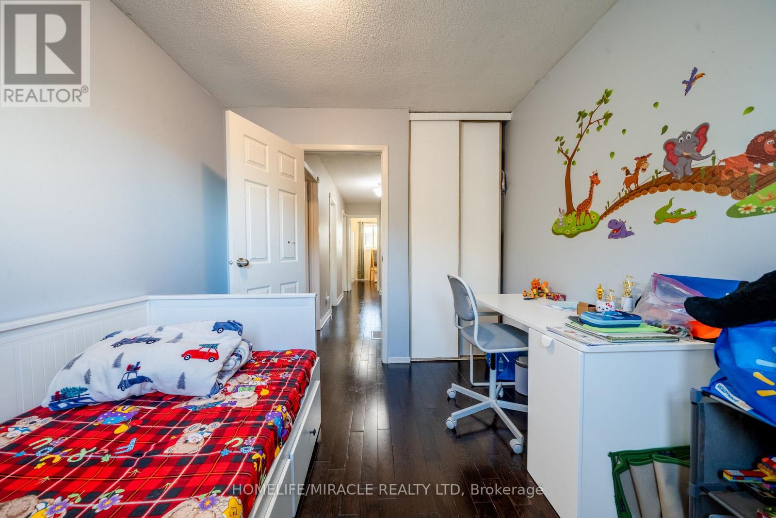 613 Galloway Crescent, Mississauga, Ontario  L5C 3R7 - Photo 22 - W12462554