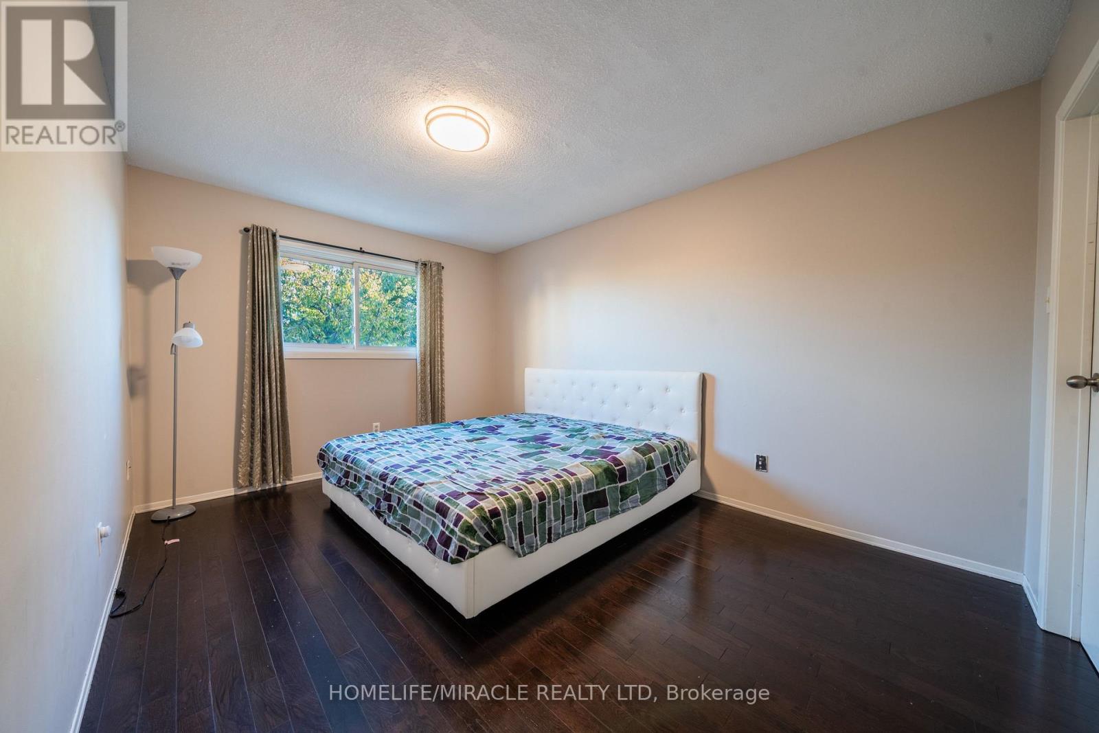 613 Galloway Crescent, Mississauga, Ontario  L5C 3R7 - Photo 23 - W12462554