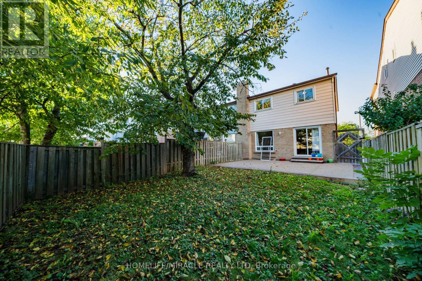 613 Galloway Crescent, Mississauga, Ontario  L5C 3R7 - Photo 5 - W12462554