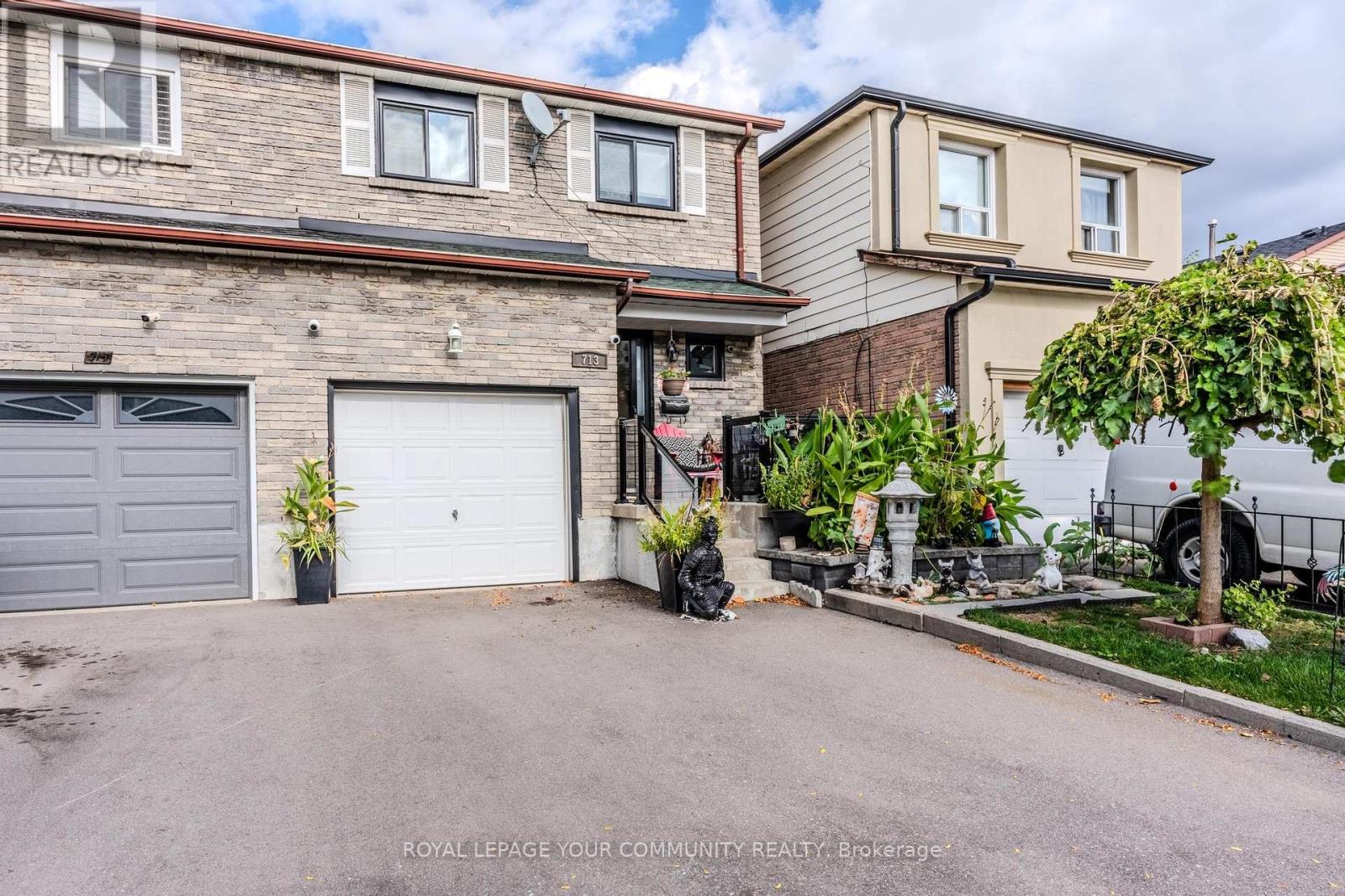 713 ASHBURNHA PLACE, Mississauga, Ontario