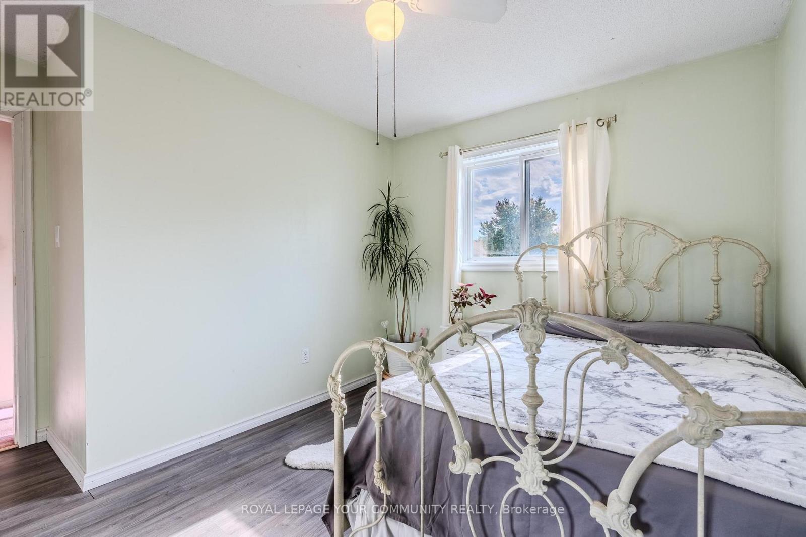 713 Ashburnha Place, Mississauga, Ontario  L5C 3W5 - Photo 17 - W12462561