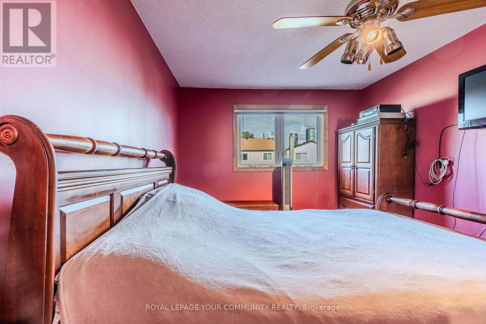713 Ashburnha Place, Mississauga, Ontario  L5C 3W5 - Photo 19 - W12462561