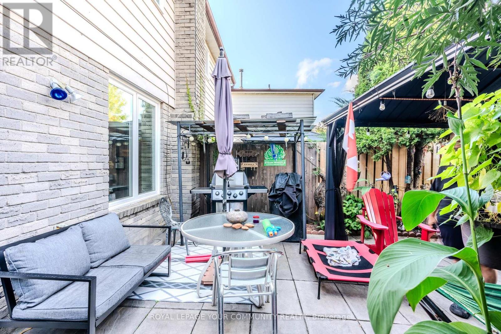 713 Ashburnha Place, Mississauga, Ontario  L5C 3W5 - Photo 26 - W12462561