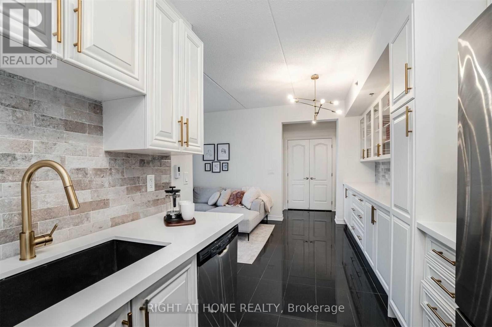 512 - 1421 Costigan Road, Milton, Ontario  L9T 0Y7 - Photo 11 - W12462563