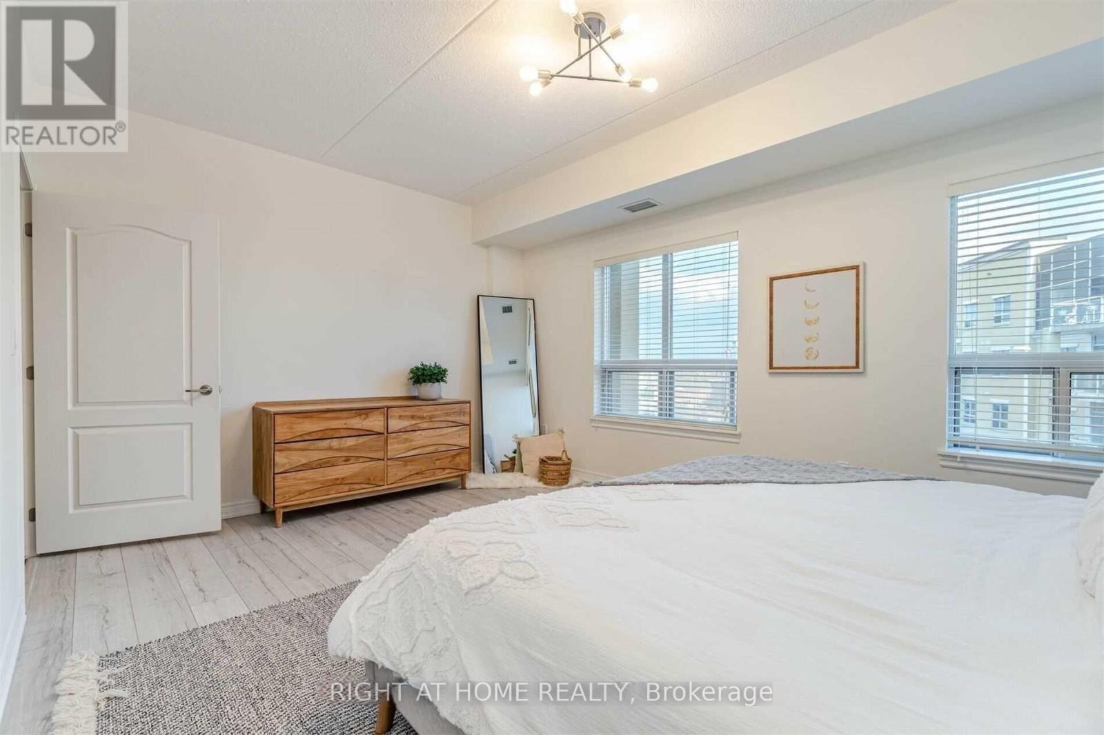 512 - 1421 Costigan Road, Milton, Ontario  L9T 0Y7 - Photo 14 - W12462563