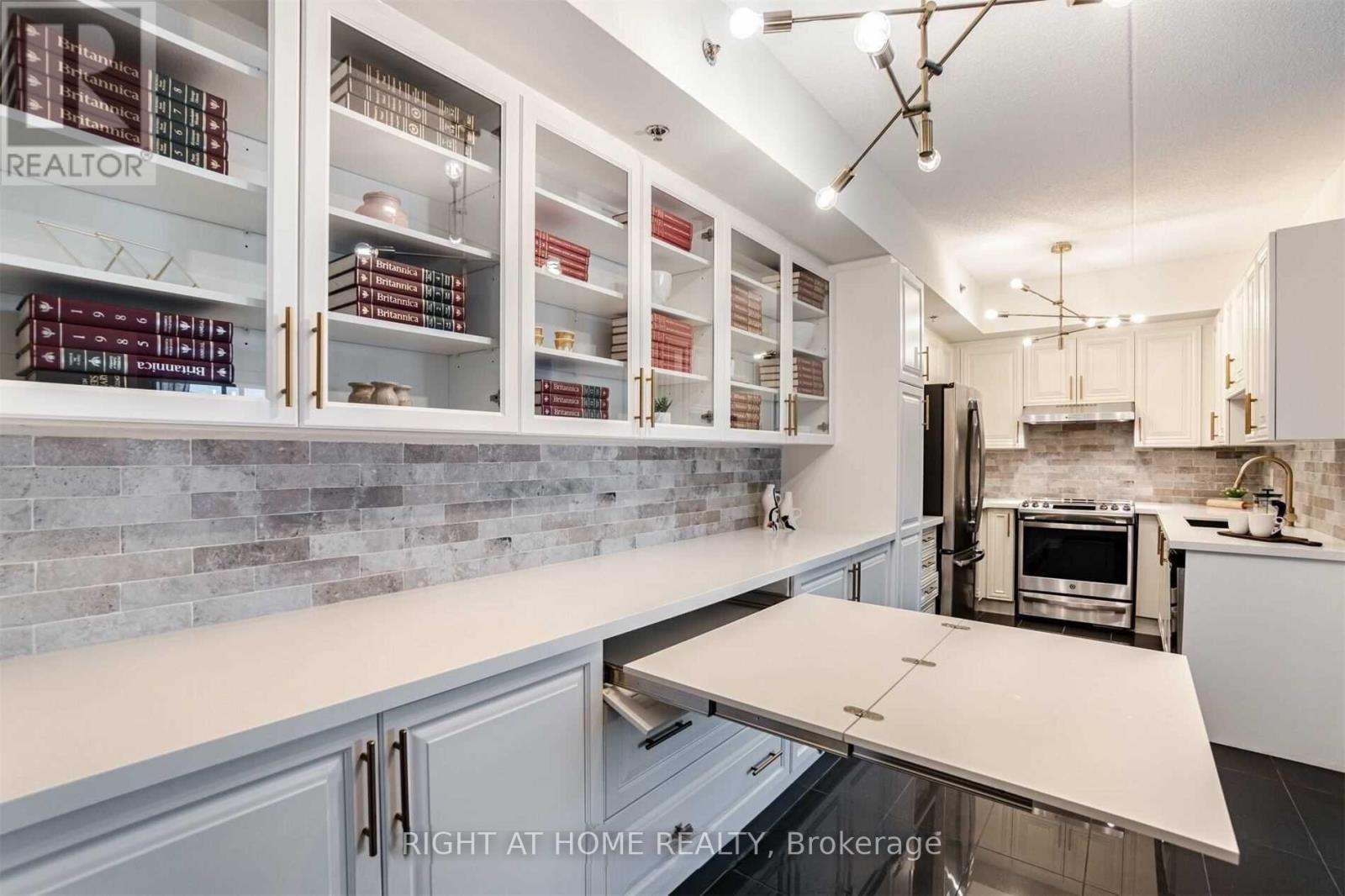 512 - 1421 Costigan Road, Milton, Ontario  L9T 0Y7 - Photo 6 - W12462563