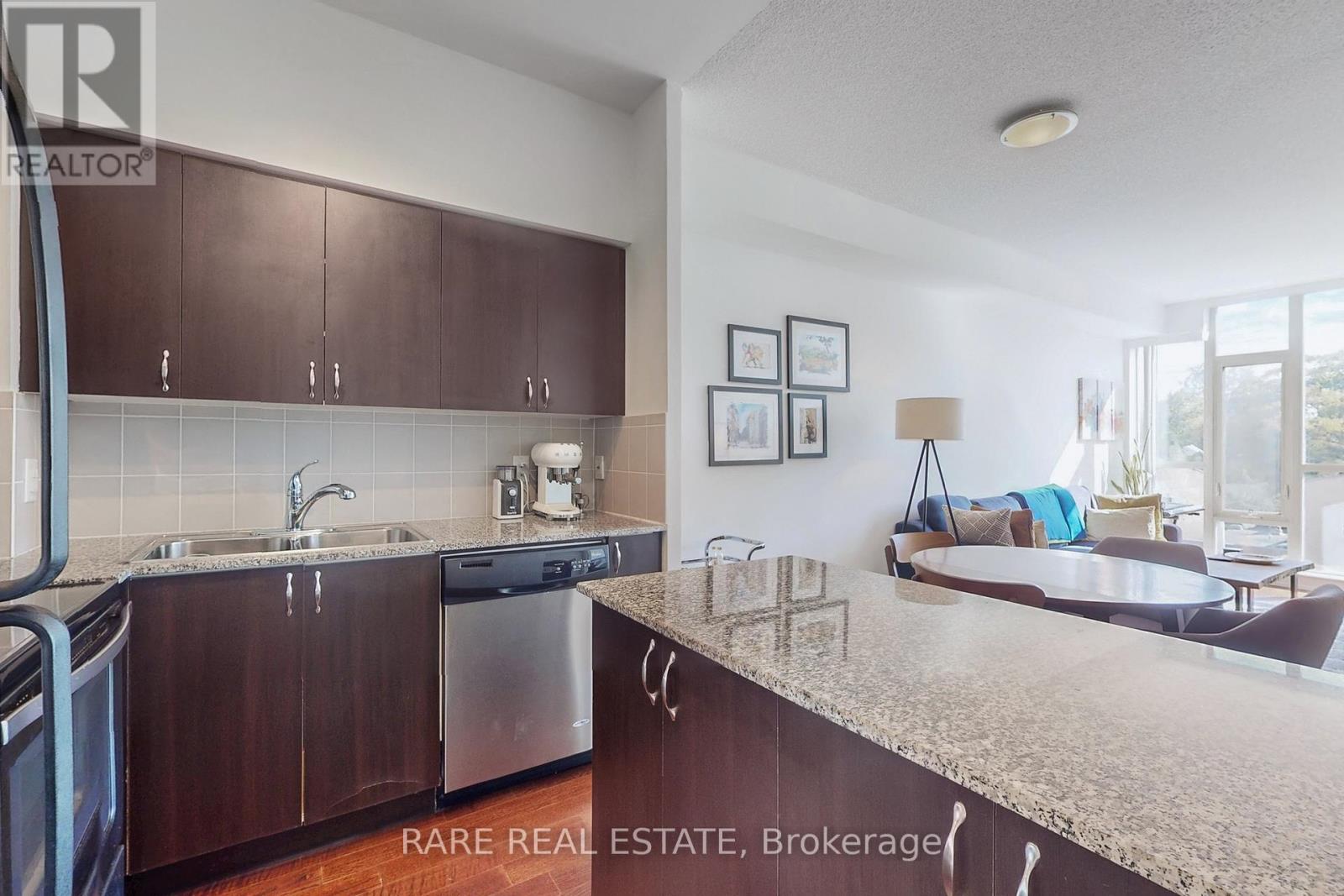 402 - 1638 Bloor Street W, Toronto, Ontario  M6P 0A6 - Photo 13 - W12462583