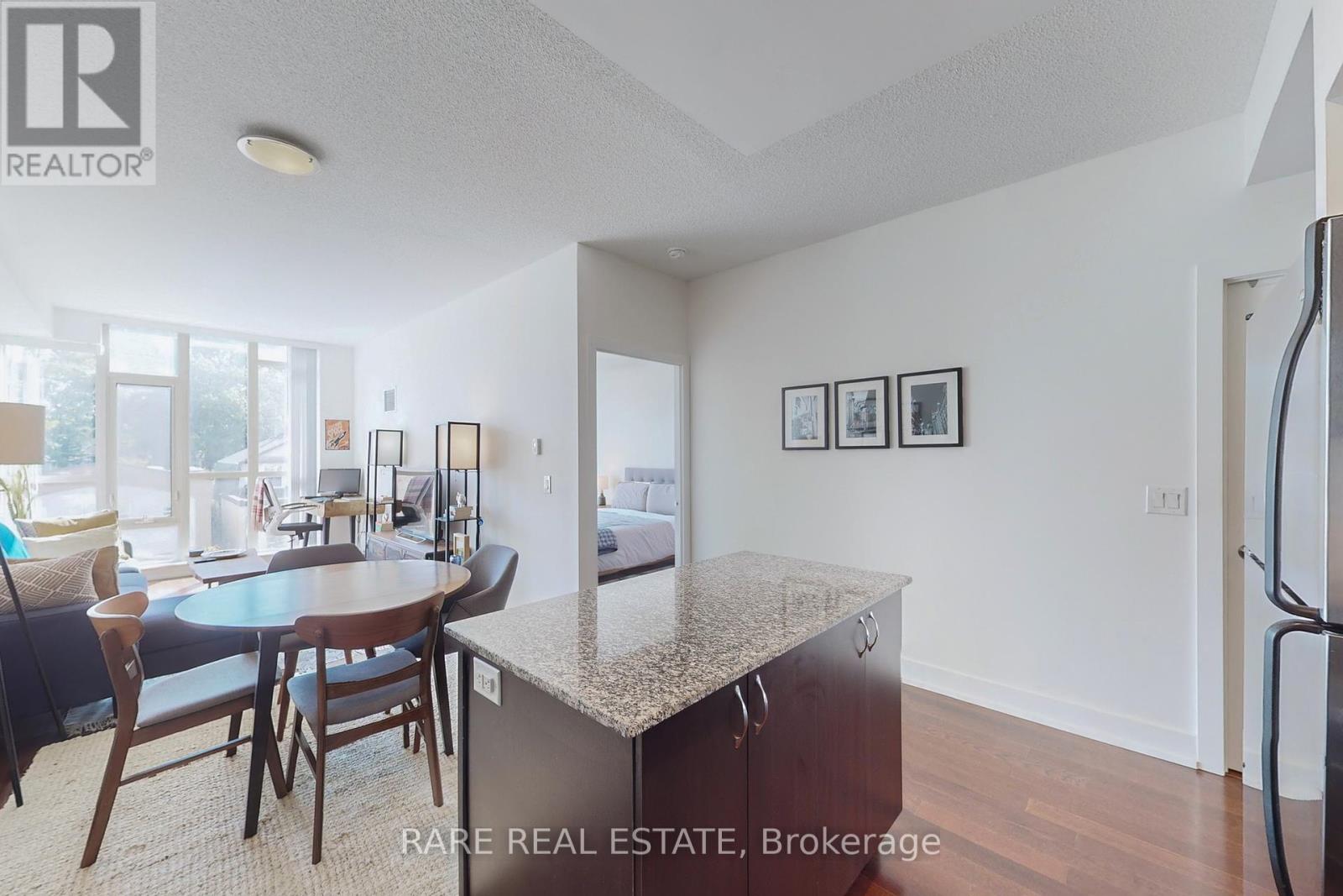 402 - 1638 Bloor Street W, Toronto, Ontario  M6P 0A6 - Photo 5 - W12462583