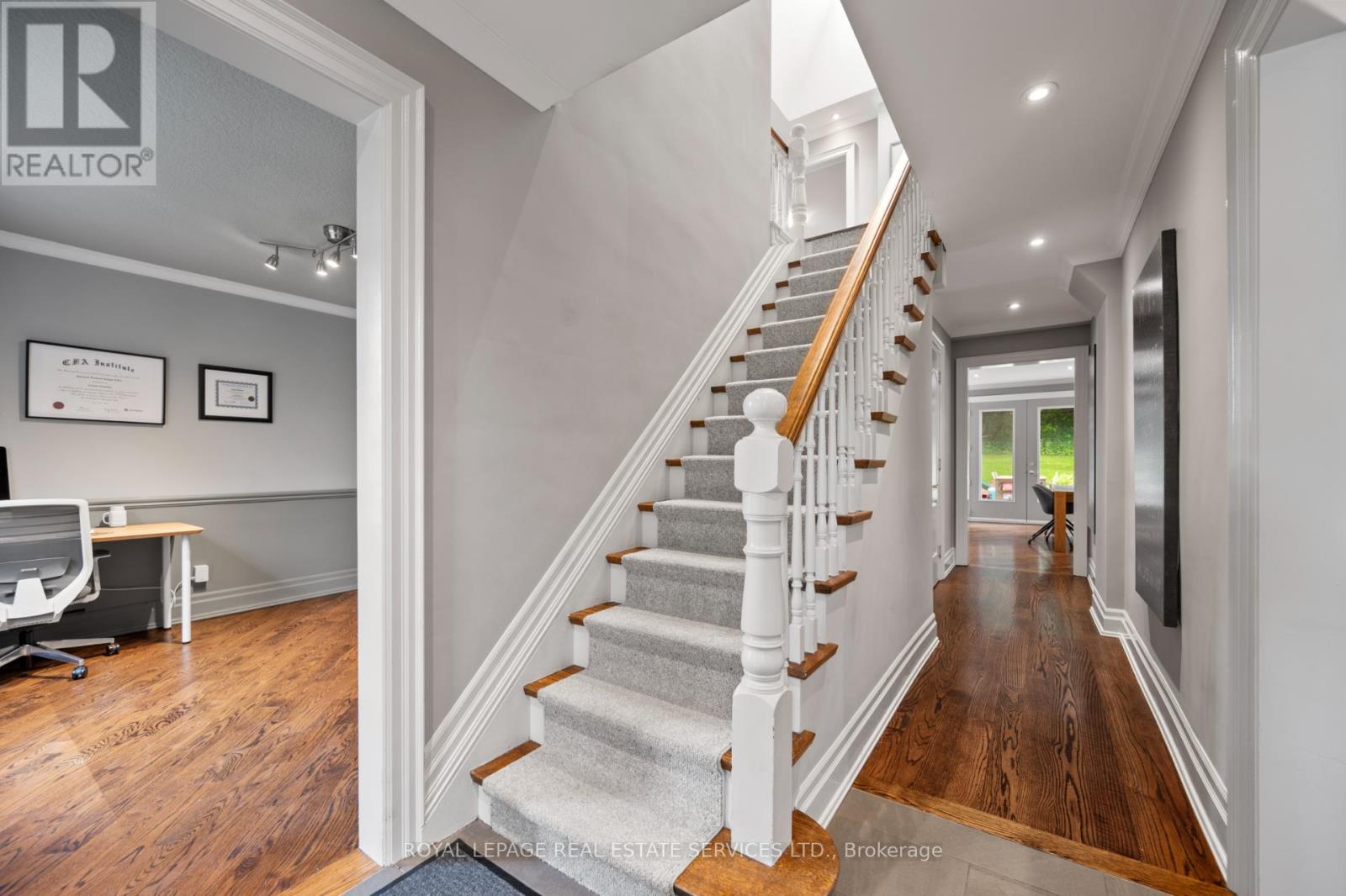 244 The Kingsway, Toronto, Ontario  M9A 3T5 - Photo 2 - W12462585