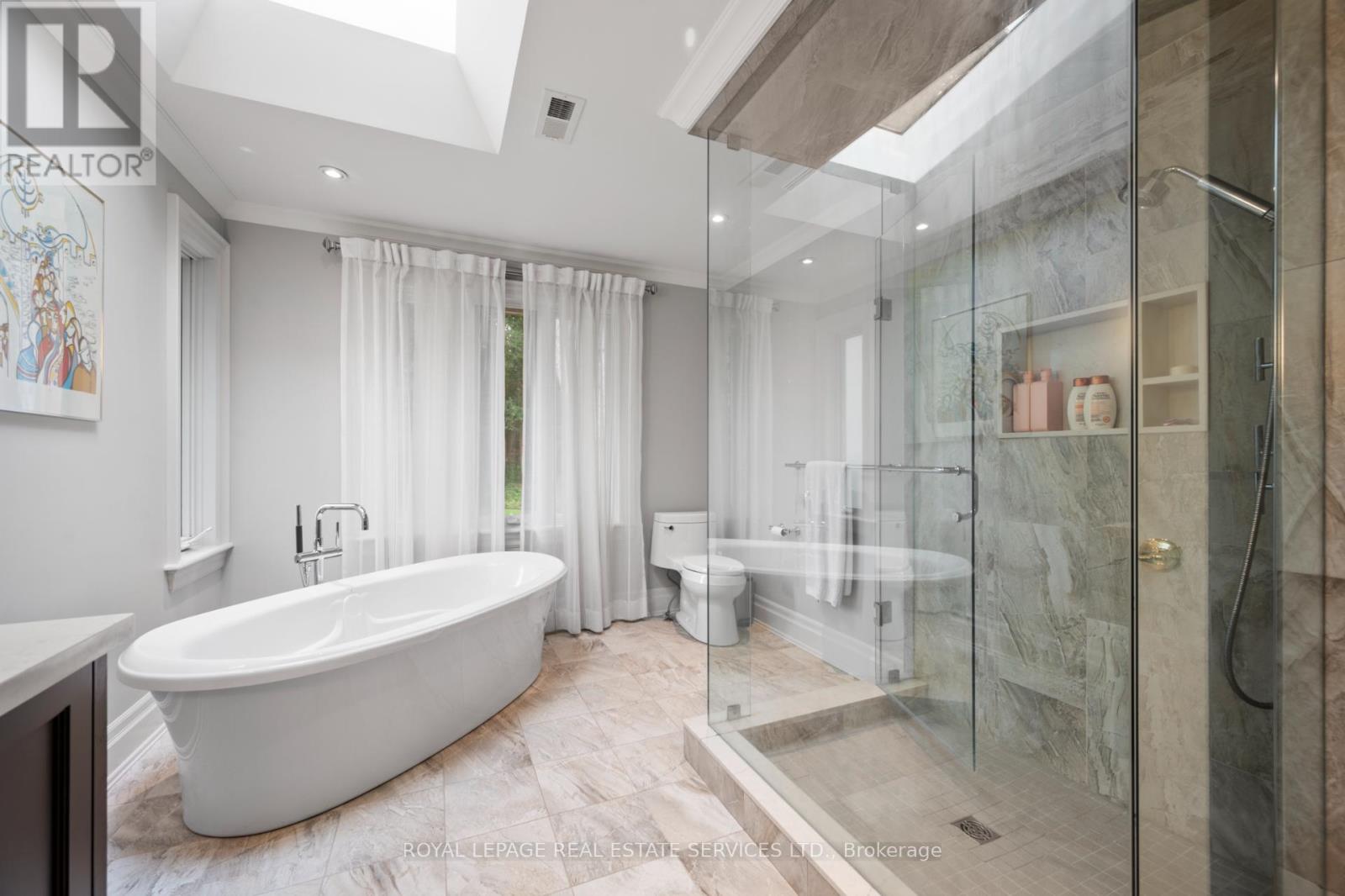244 The Kingsway, Toronto, Ontario  M9A 3T5 - Photo 24 - W12462585