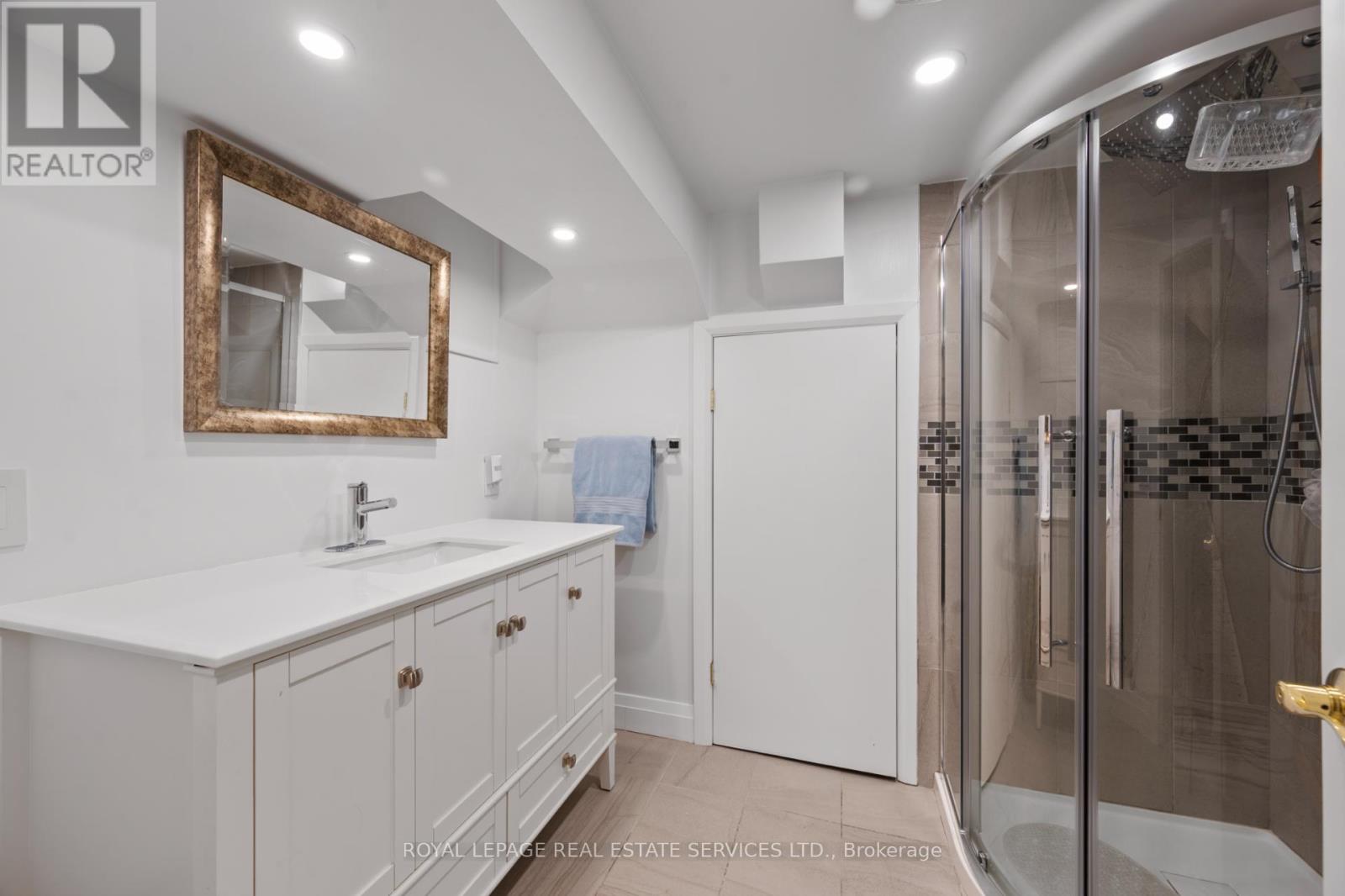 244 The Kingsway, Toronto, Ontario  M9A 3T5 - Photo 36 - W12462585
