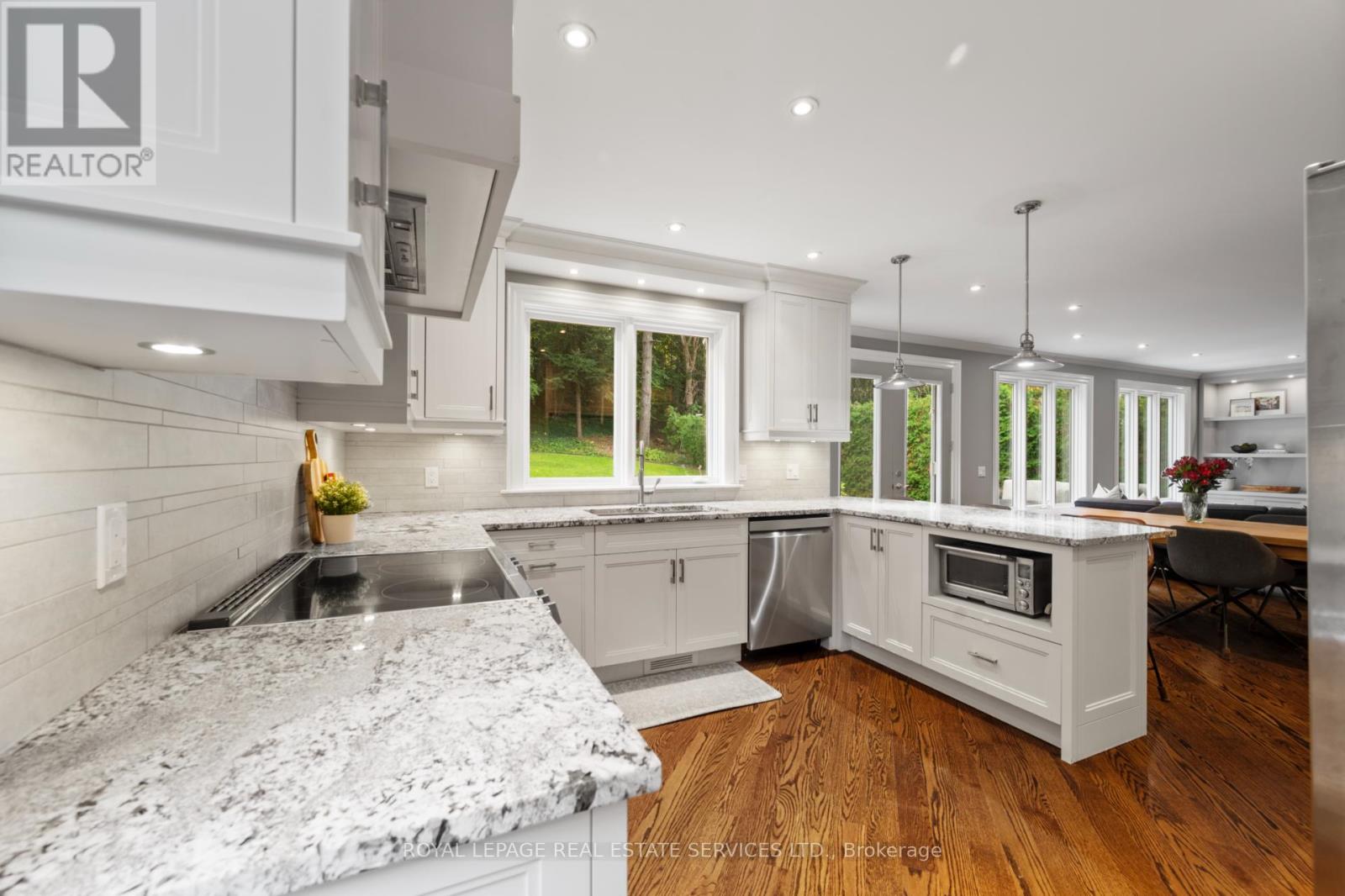 244 The Kingsway, Toronto, Ontario  M9A 3T5 - Photo 8 - W12462585