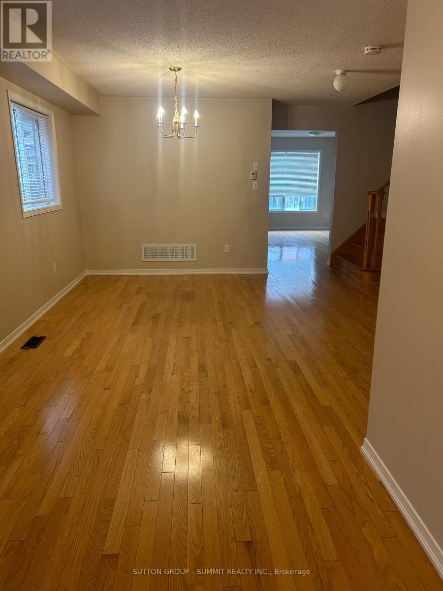 5341 Roadside Way, Mississauga, Ontario  L5M 0J1 - Photo 2 - W12462586