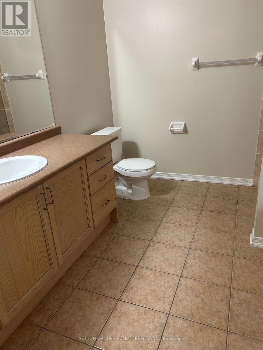 5341 Roadside Way, Mississauga, Ontario  L5M 0J1 - Photo 3 - W12462586