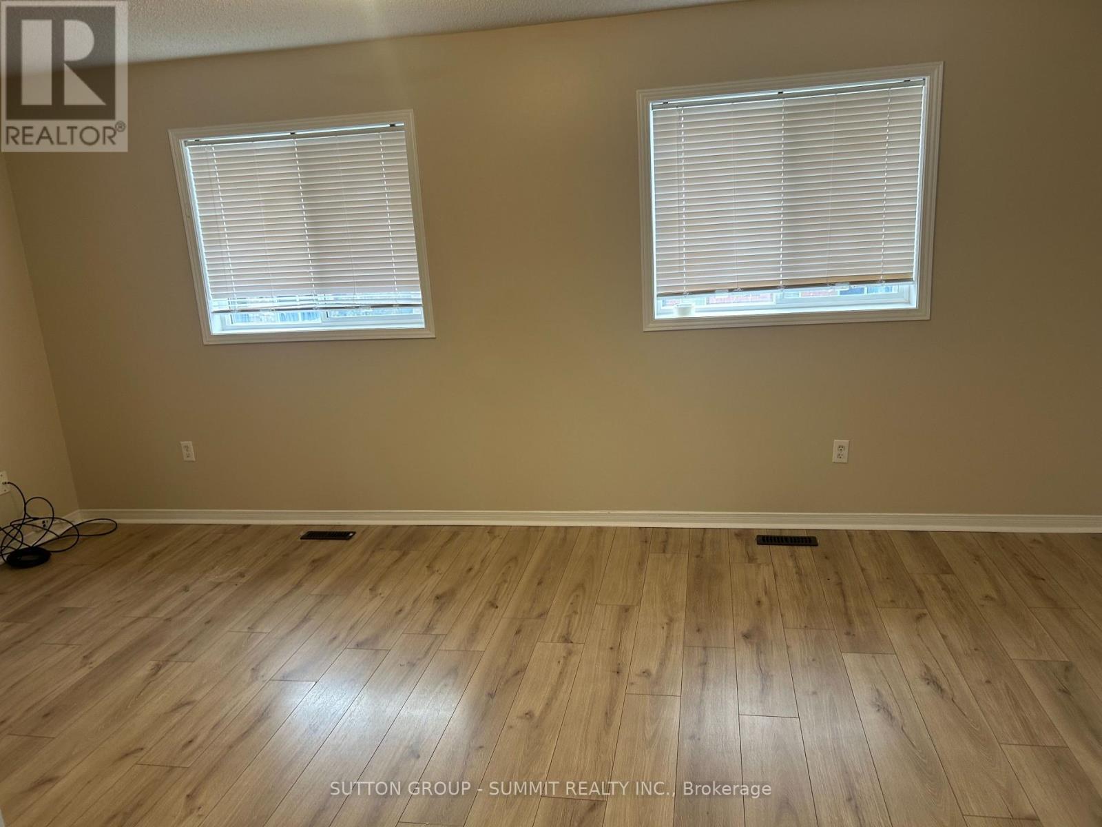 5341 Roadside Way, Mississauga, Ontario  L5M 0J1 - Photo 5 - W12462586