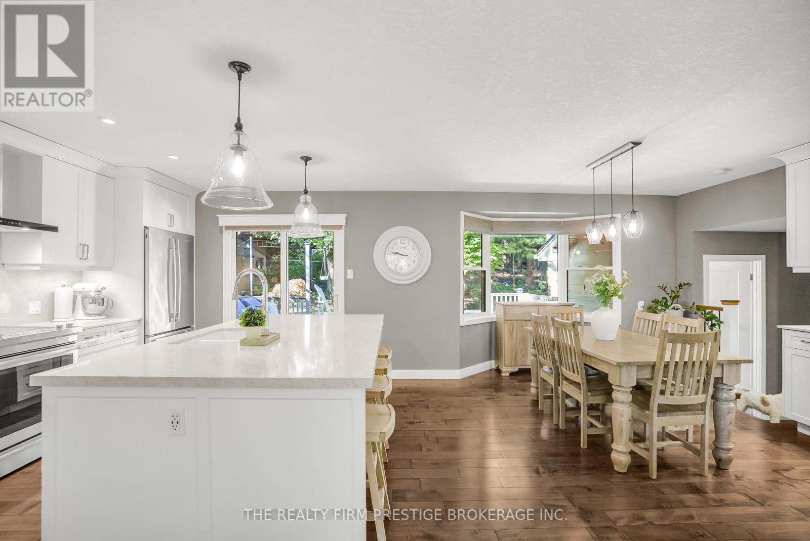 15 Rockford Crescent, London South, Ontario  N6K 3B5 - Photo 10 - X12438824