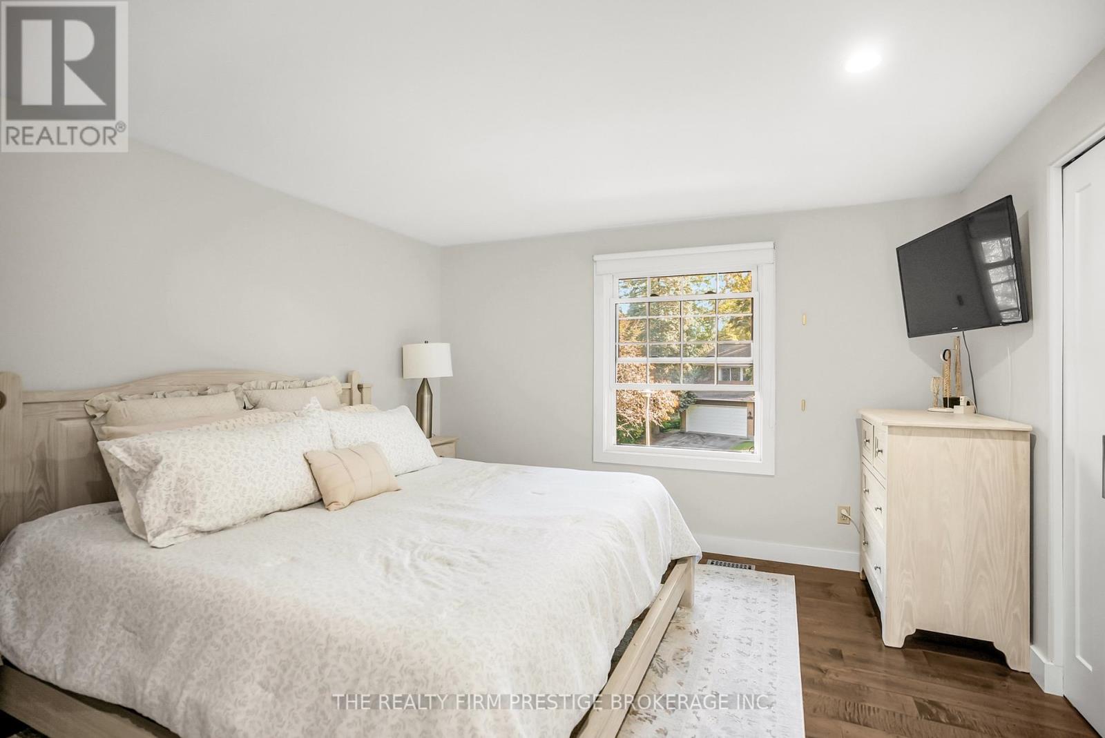 15 Rockford Crescent, London South, Ontario  N6K 3B5 - Photo 15 - X12438824