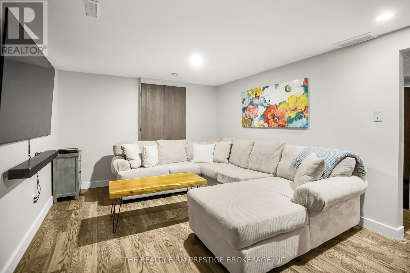 15 Rockford Crescent, London South, Ontario  N6K 3B5 - Photo 20 - X12438824
