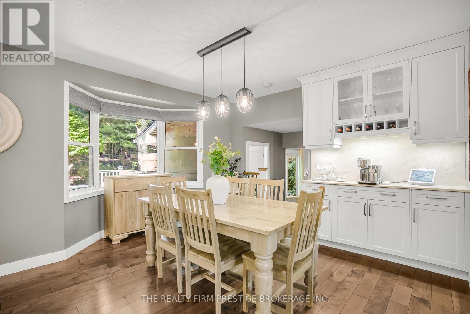 15 Rockford Crescent, London South, Ontario  N6K 3B5 - Photo 9 - X12438824