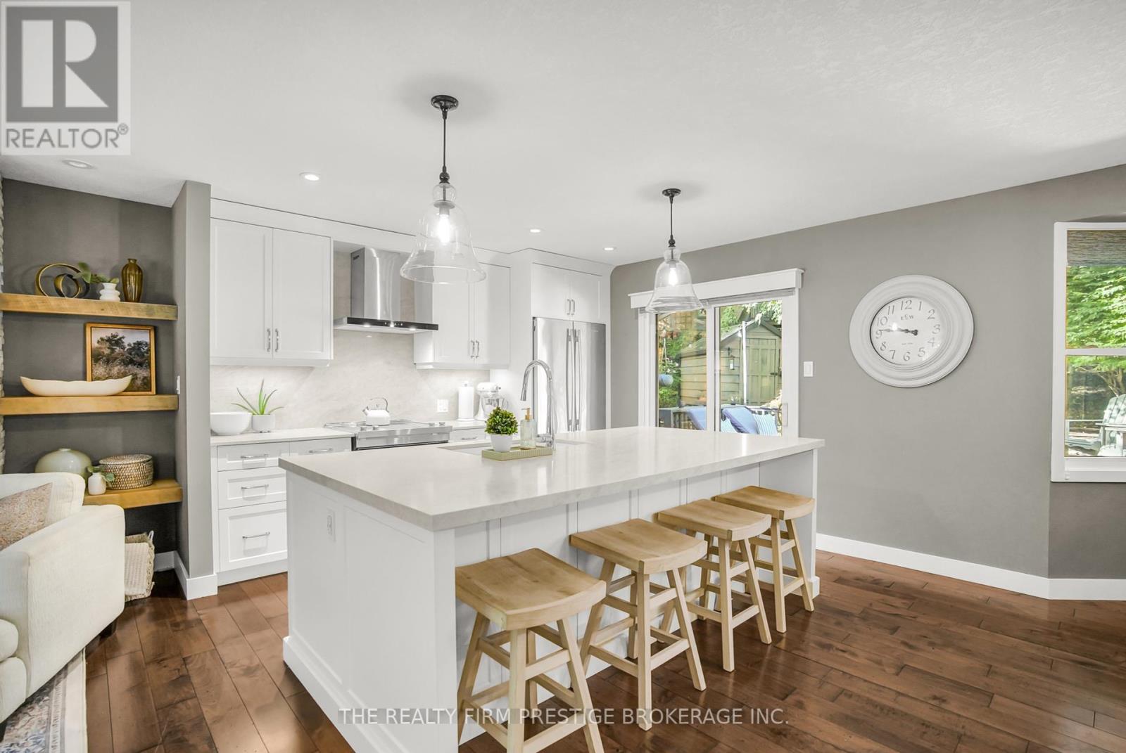 15 Rockford Crescent, London South, Ontario  N6K 3B5 - Photo 6 - X12438824
