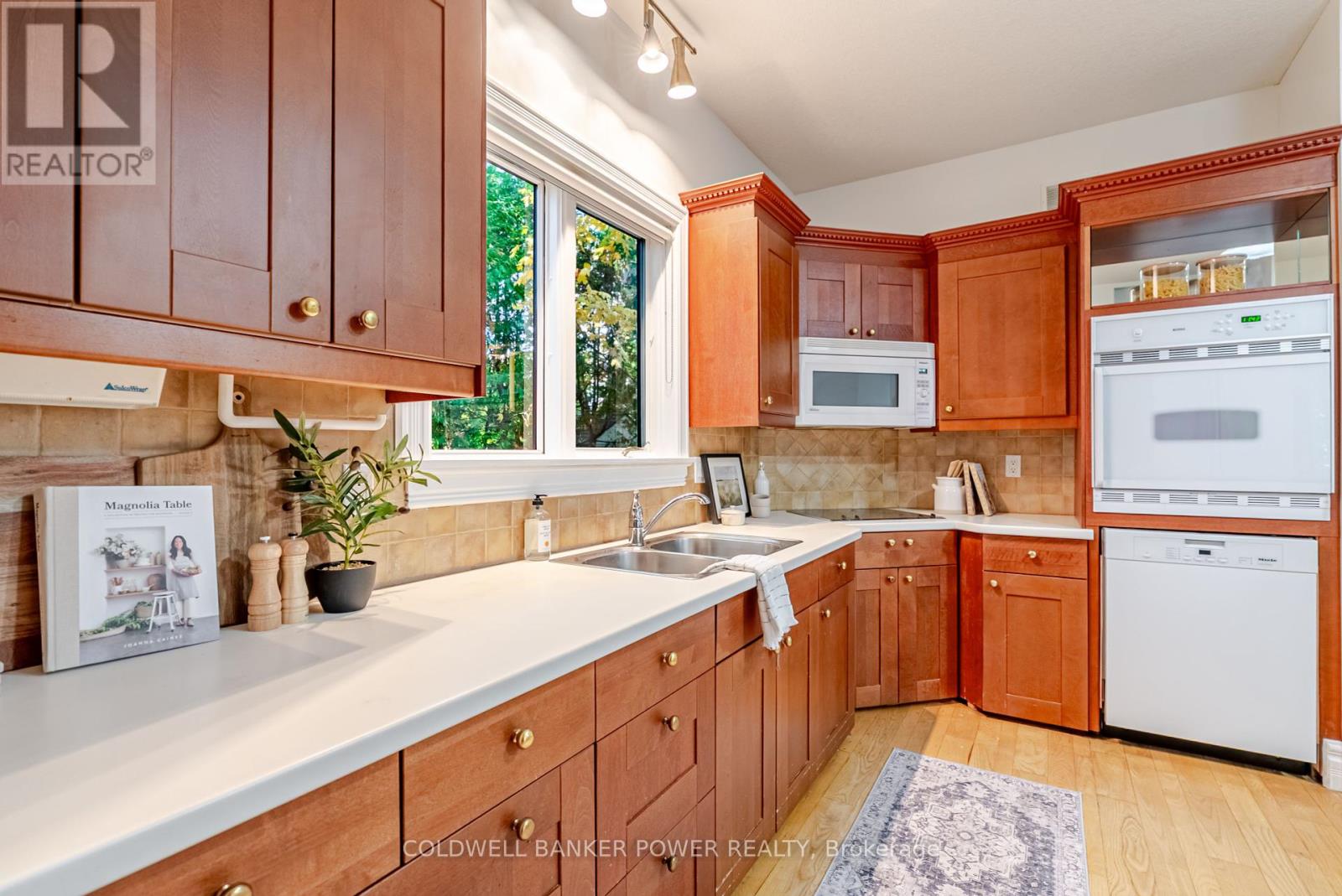 370 Hazel Avenue, London North, Ontario  N6H 3R6 - Photo 8 - X12462627