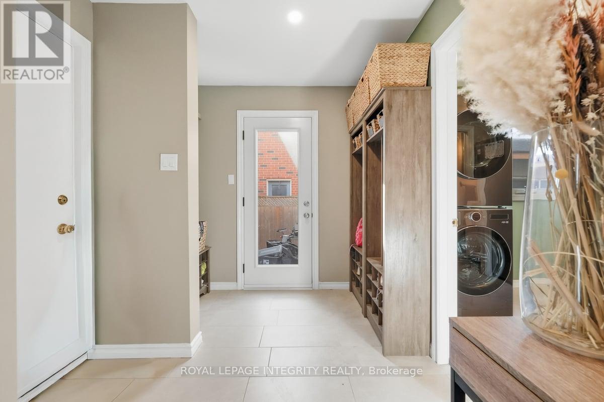 1406 Bouton D'or Way, Ottawa, Ontario  K1E 3L3 - Photo 17 - X12457363