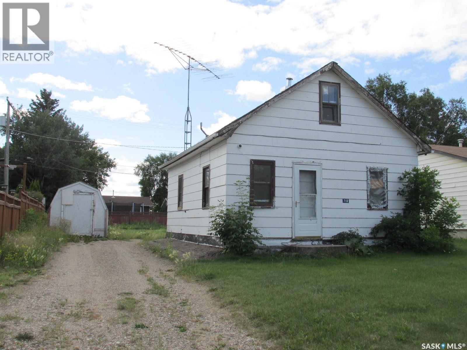 710 9th Avenue W, Nipawin, Saskatchewan  S0E 1E0 - Photo 2 - SK012905