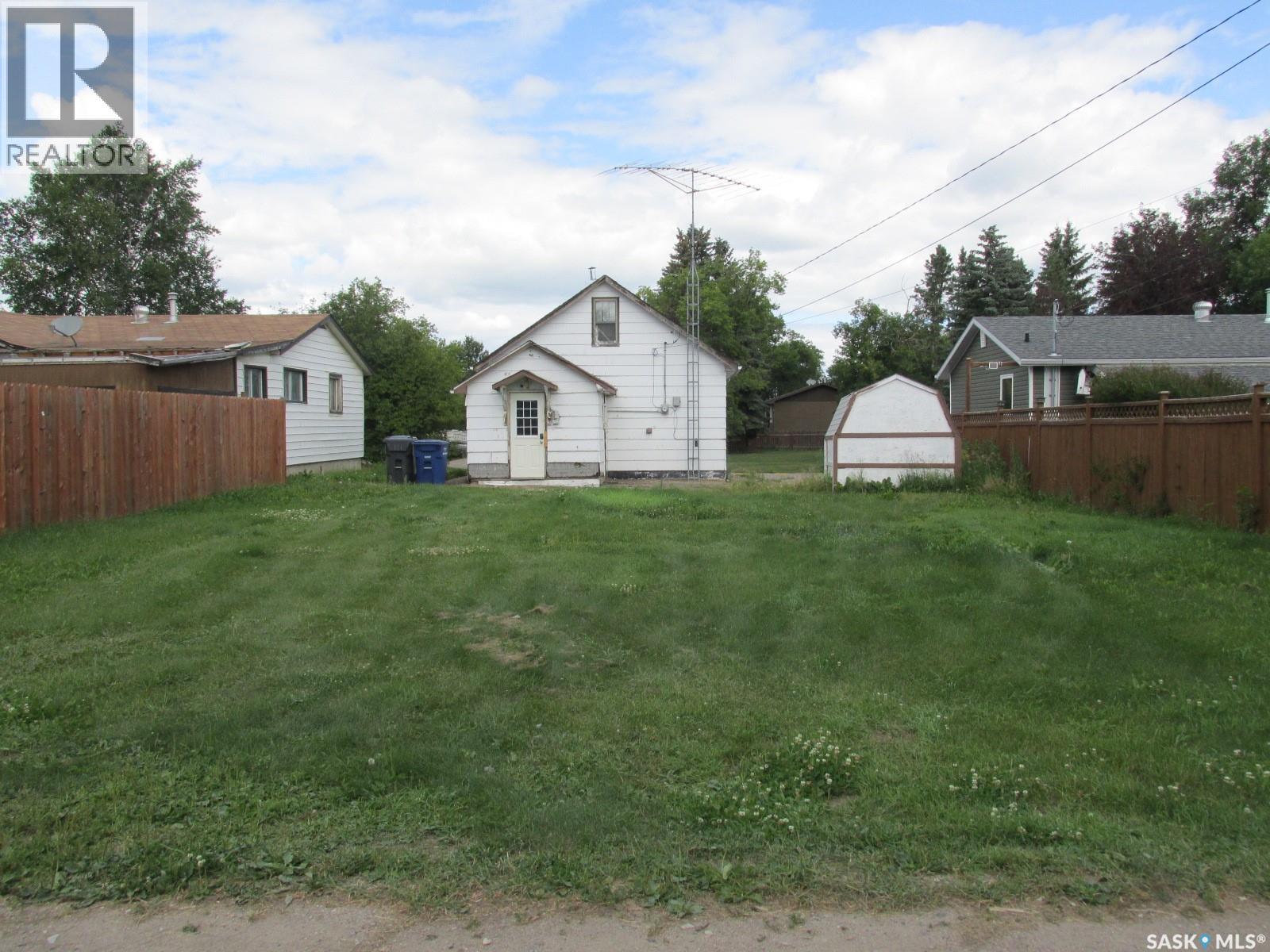 710 9th Avenue W, Nipawin, Saskatchewan  S0E 1E0 - Photo 3 - SK012905
