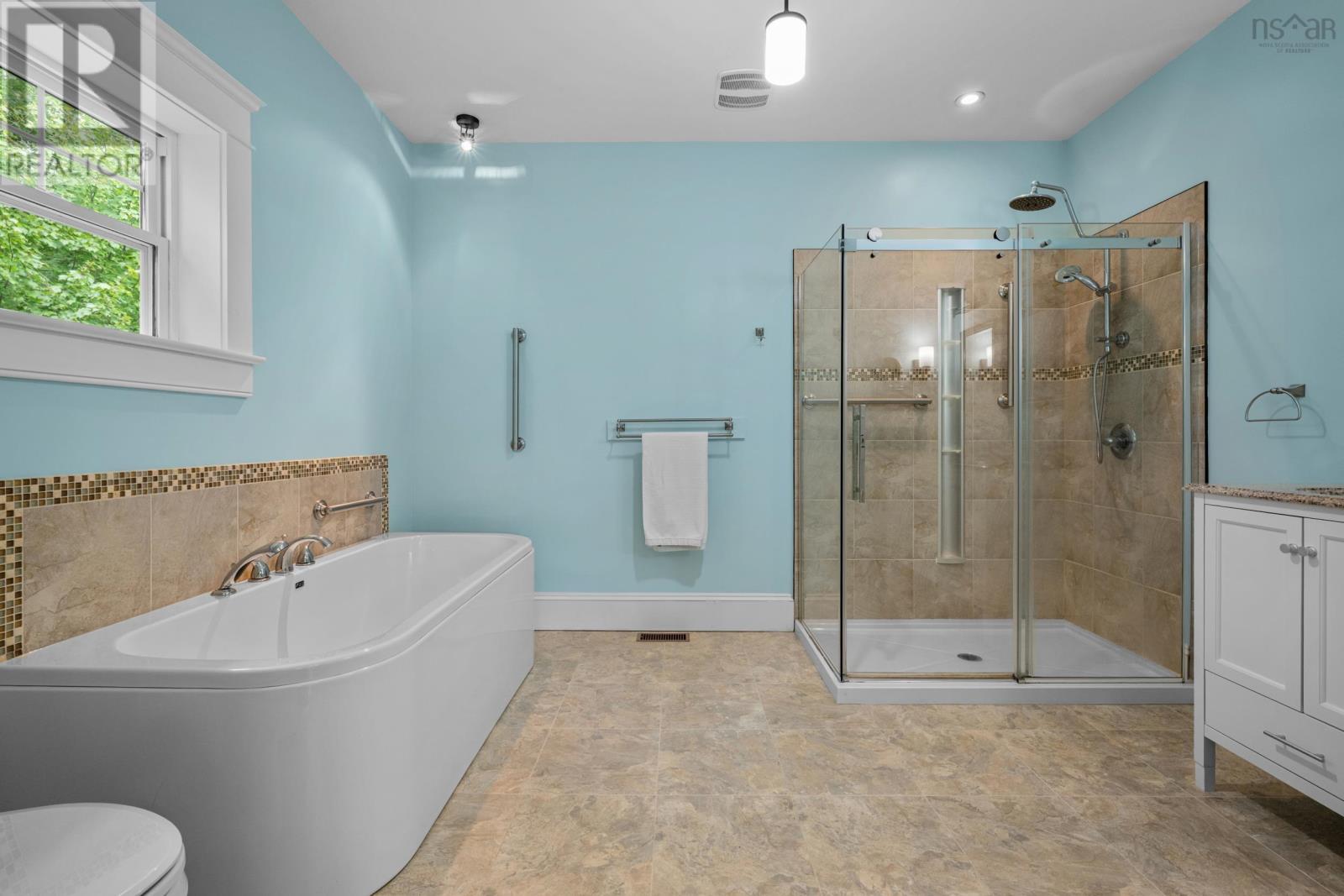 122 Hawthorn Road, Mahone Bay, Nova Scotia  B0J 2E0 - Photo 18 - 202523205