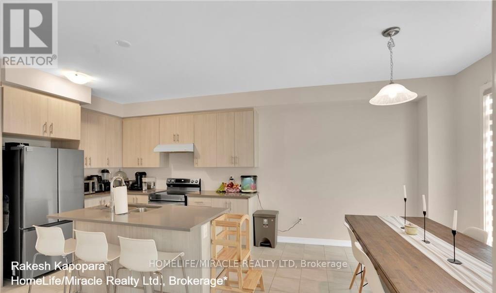 99 Sunflower Crescent, Thorold, Ontario  L3B 0E9 - Photo 11 - X12462505