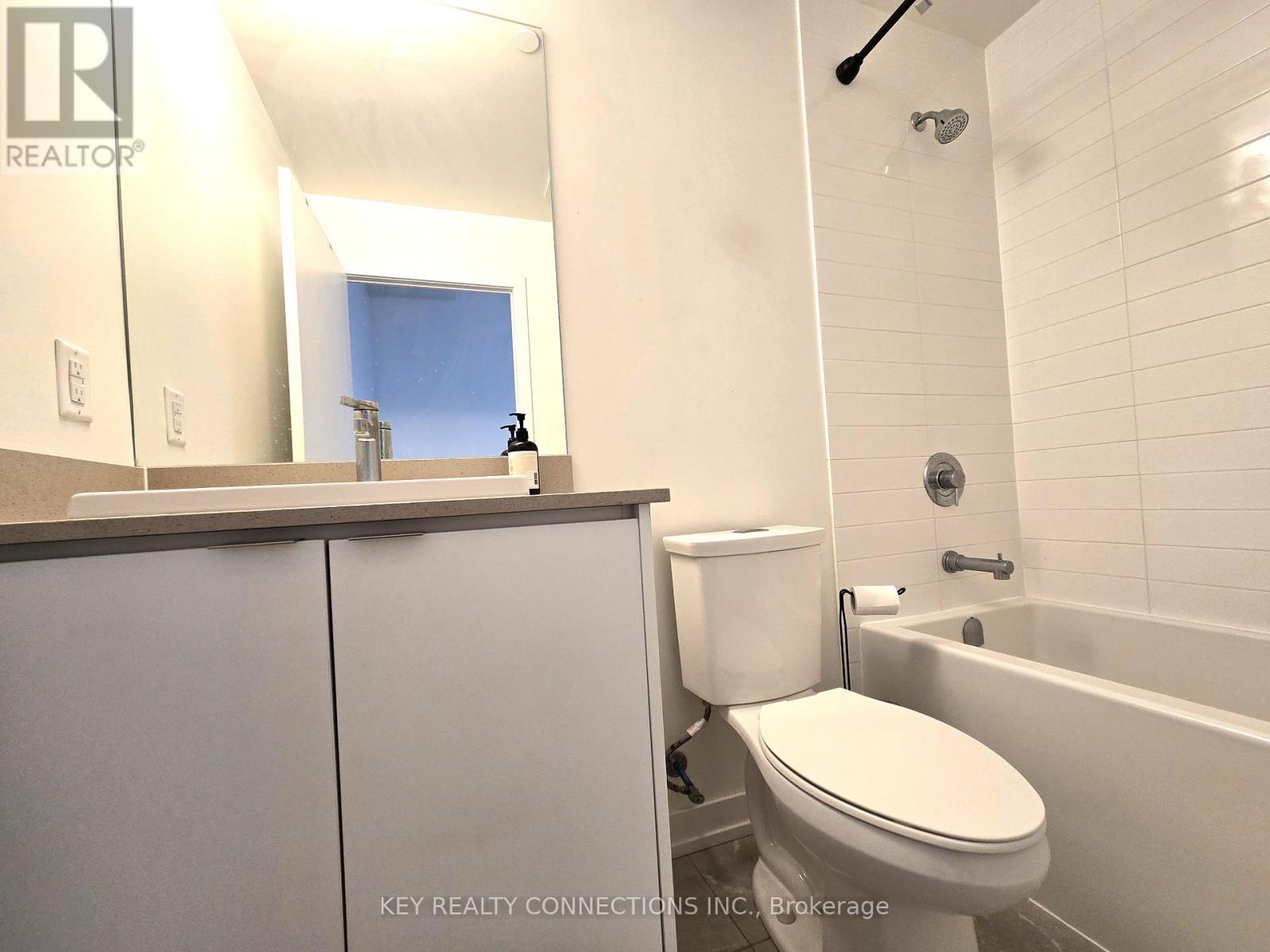 415 - 55 Duke Street W, Kitchener, Ontario  N2X 3H9 - Photo 14 - X12462506